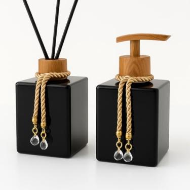 Imagem de Kit Difusor e Saboneteira de Vidro 250ml com Varetas e Cordões Decorativos – Aromatizador Luxo Transparente para Banheiro, Lavabo e Presente Elegante (Preto Total C/amadeirado)