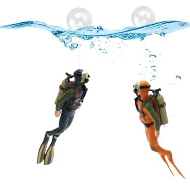 Imagem de XMHBG Pacote com 2 ornamentos para mergulhadores de aquário – Decorações flutuantes para paisagismo marinho criativo para todos os tanques de peixes (pingentes decorativos para pequenos mergulhadores)