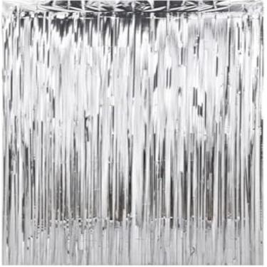Imagem de Cortina brilhante prateada, com fitas para enfeitar ambientes, leve, flexivel, e luxuosa.