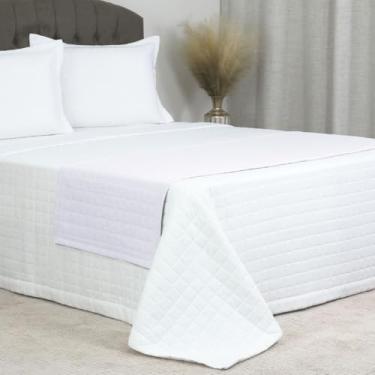 Imagem de 1 Peseira de Cama Queen Matelada Branca, 100% Poliéster, Textura Matelada em Costura, 200x66cm, Estilo Moderno.