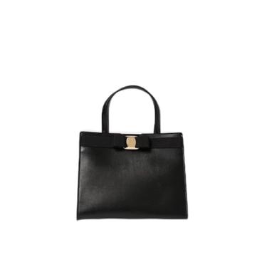 Imagem de Salvatore Ferragamo Bolsa de ombro feminina – Couro de bezerro liso com laço Vara exclusivo, alça ajustável/removível, fecho magnético, pés protetores – Bolsa de mão de designer italiano de luxo