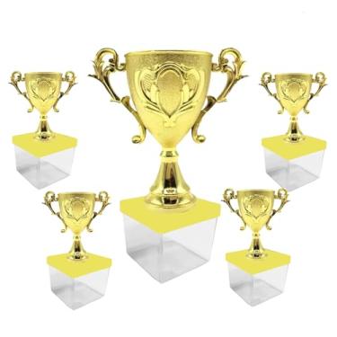 Imagem de Kit Lembrancinha Tema Futebol: Caixinha Acrílica Quadrada + Mini Troféu Dourado Decoração Mimos Festa Campeão (10 Troféu 10 Caixa 5x5 Tampa Amarela)