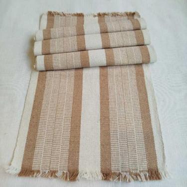 Imagem de Jogo Americano Natal 4 Peças Algodão Artesanal Tear Manual - Mesa Posta Rústica Elegante (Caramelo listra crú)