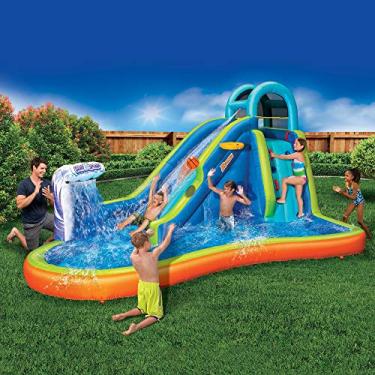 Imagem de Escorrega aquático gigante inflável – piscina infantil enorme (4,5 m de comprimento por 2,3 m de altura) com onda de irrigador integrado e cesta de basquete – Parque de aventuras para surfe e respingos ao ar livre – Ventilador incluído