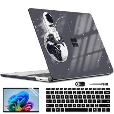 Imagem de LCMOCICO Capa protetora fina para laptop Microsoft Surface de 13,8 polegadas 7 2024 Copilot+PC modelo 2036, capa rígida de plástico preto com estampa leve e antiarranhões, Astronaut Earth