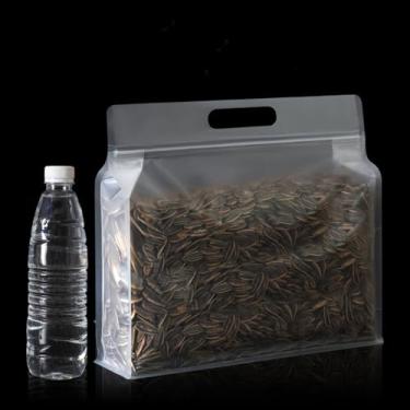 Imagem de Pacote com 16 sacos de armazenamento de fundo plano de plástico fosco translúcido com alça de transporte para guardar alimentos, embalagem com zíper e recipientes convenientes e portáteis para