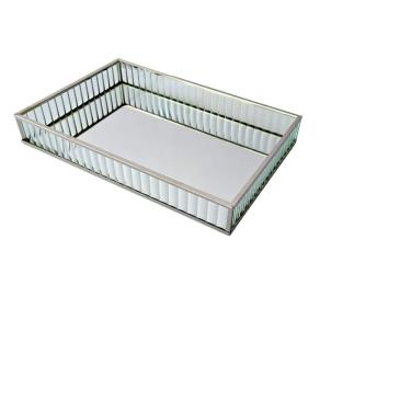 Imagem de Bandeja Retangular - Metal - Fundo Espelhado Alt 4 X Larg. 20 X Comp. 30cm para Decoração Prata Lyor