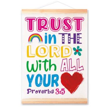 Imagem de Quadro de pendurar para pôsteres de meninas cristãs para decoração de sala de aula, decoração de parede Provérbios 3:5, verso da Bíblia, citação em tela, arte de parede, pôster impresso, para quarto