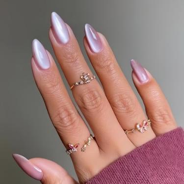 Imagem de SXVME 30 peças de unhas curtas de amêndoa curta com glitter - unhas postiças fortes de acrílico, cola de gel macio nas unhas com acabamento esmaltado, bastão brilhante nas unhas para férias, lilás