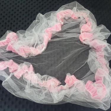 Imagem de Véu Mosquiteiro protetor de carrinho ou cercadinho branco com Rosa beb
