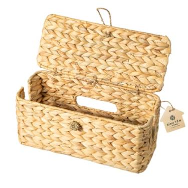 Imagem de BINH YEN HOME Caixa de gerenciamento de cabos de vime com tampa, uma caixa oculta de cabos de jacinto de água tecida à mão para TV, computador, roteador, hub USB para esconder cabos e régua de energia