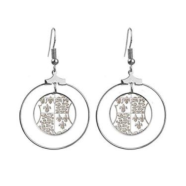 Imagem de Brincos barrocos com escudo de folha de leão branco preto e branco