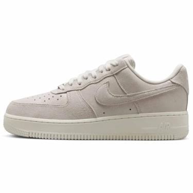 Imagem de Nike Tênis feminino Air Force 1 '07 SE (HQ3499-100, branco/vela/vermelho da equipe/branco), Branco/vela/vermelho de equipe/branco, 36