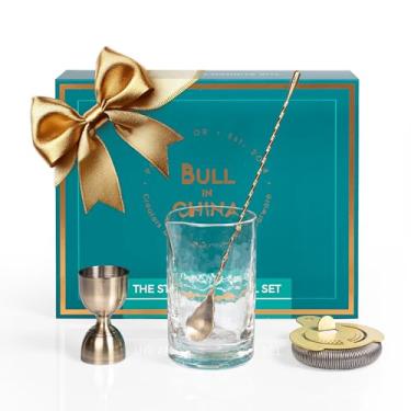 Imagem de Bull in China Kit de coquetel premium: libere seu barman interior! | Copo de mistura emblemático, colher de barra de lágrima de latão antigo de 30,5 cm, 100% latão martelado e coador Hawthorne