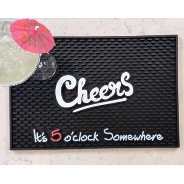 Imagem de Cheers It's 5 o'clock Somewhere Tiki Bar Mats para bancada 45,7 x 30,5 cm, placa de torcida Tiki Decor para decoração de carrinho de bar e itens essenciais, tapete de café de silicone e tapete de café