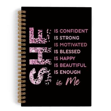 Imagem de QLMX Caderno espiral She Is Me Affirmations, caderno inspirador rosa e preto, cadernos positivos para trabalho escolar, material de escritório de amor próprio, presentes para mulheres e meninas, 14 x