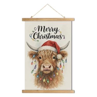 Imagem de MIDEFINCH Pôster de Natal vintage Highland Cow, arte de parede engraçada com chapéu de Papai Noel e cordão de luzes, impressão em tela de linho com cabide de madeira maciça para sala de estar, quarto