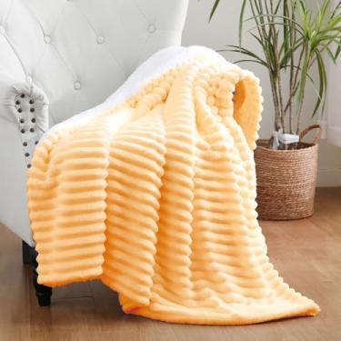 Imagem de Cobertor de lã de ovelha amarelo quente 127 cm × 152 cm para sofá cama, cobertor de flanela grossa de pelúcia super macio e aconchegante com design listrado leve para adultos, mulheres e meninas