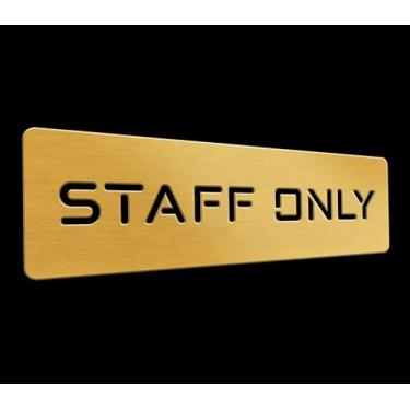 Imagem de The Hopper Shop Placa de porta recortada apenas para funcionários - Placa de corte gravada a laser para escritórios, empresas, banheiro, banheiro, uso interno e externo - 18 cm C x 5 cm L (alumínio