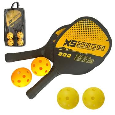Imagem de Conjunto de 2 Raquetes Pickleball Madeira com 4 Bolas e Sacola Embalagem Choupo Alto Cabo PP Confortável Perfeito para Iniciantes Jogadores Experientes Oferece Controle Sem Igual Durante o Jogo
