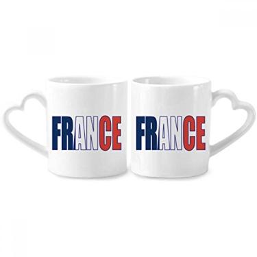 Imagem de Conjunto de canecas de porcelana para casais com nome da bandeira do país da França com alça de coração
