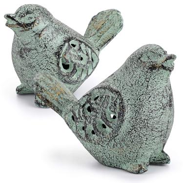 Imagem de OwnMy 2 peças de esculturas de pássaros verdes de ferro fundido - pequenas estátuas externas e internas, estatuetas de pássaros esculpidas vazadas, ornamentos decorativos de animais para jardim,