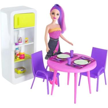 Imagem de Conjunto Copa Cozinha Geladeira com Boneca, Mesa, Cadeiras, Jogo de Jantar, Rosa, 17cm, Brinquedo de Faz de Conta