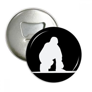 Imagem de Emblema multifuncional preto para skate com contorno esportivo abridor de garrafas e ímã de geladeira