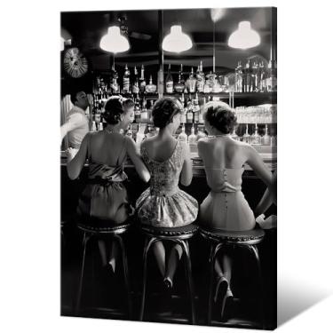 Imagem de Pôster vintage preto e branco moderno feminino bebendo coquetel arte de parede decoração de quarto feminino retrô impressões em tela de álcool três amigos fotos para bar carrinho apartamento