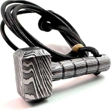 Imagem de Colar Thor Mjolnir de aço damasco forjado à mão – pingente viking com cordão de couro – joias masculinas, presentes viking, colar de martelo de Thor para homens e meninos