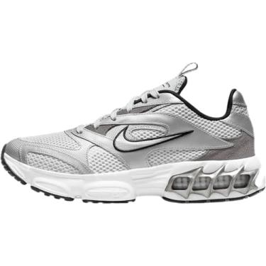 Imagem de Nike Tênis feminino Zoom Air Fire (DR7852-001, pó fóton/branco/cinza fumo/prata metálico), Pó fóton/branco/cinza fumo/prata metálico, 37