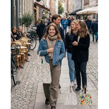 Imagem de 2 sacolas de compras grandes reutilizáveis, laváveis na máquina. Podem ser dobradas e colocadas nos bolsos., Bege Plant and Vegetable Paradise, 2pcs