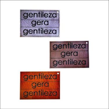 Imagem de Etiquetas em material sintético - FH Etiquetas 