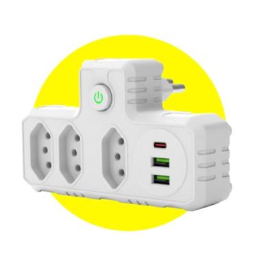Imagem de Extensão Tomada Régua Elétrica 3 Tomadas, 2 entradas USB, 1 Porta USB Tipo-C, Adaptador T Benjamin, Suporte a Tensão de 110-220V Filtro de Linha Bivolt Potência de 2500W (Branco)