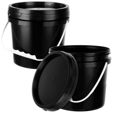 Imagem de Acrux7 Pacote com 2 latas de tinta vazias de 1 galão com tampas, baldes de tinta de plástico com alça, recipientes de armazenamento de tintas para pintura, verniz, bricolage, artesanato, arte