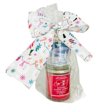 Imagem de Bath & Body Works Conjunto de 2 velas perfumadas de maçã e lago congelado com 1 pavio para presente com boneco de neve de 76 cm e laço de fita de Natal para inverno e Natal, 227 g cada