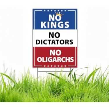 Imagem de Placa de protesto No Kings In America Sign No Kings No Dictators Placa de protesto dupla face plástico ondulado externo à prova de intempéries com estaca H 40,6 cm x 30,5 cm