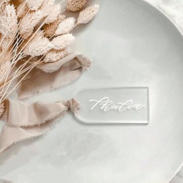 Imagem de 1/5 PCS Cartões de nome de barraca de acrílico em branco - Etiquetas de bagagem arqueadas e cartões de acompanhante de convidados de casamento, porta-cartões de lugar e etiquetas de presente para
