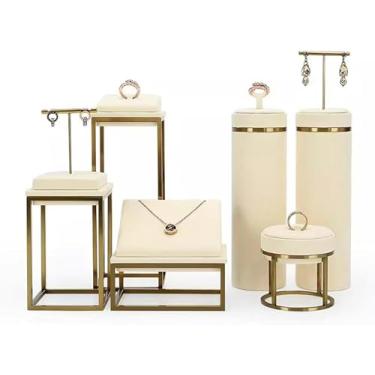 Imagem de Busto de manequim de exibição de joias para colares e correntes - Suporte de joias elegante para exibição em casa ou loja de varejo