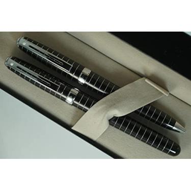Imagem de Sheaffer Signature Prelude em laca preta com padrão de gravação de linha horizontal de corte de diamante, caneta-tinteiro de ponta média e caneta esferográfica