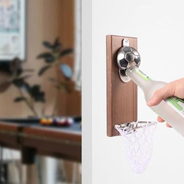 Imagem de Abridor de cerveja magnético com coletor de tampa, abridor de garrafas montado na parede, presente ideal para amantes de basquete e cerveja, use como decoração de bar (cor de madeira)