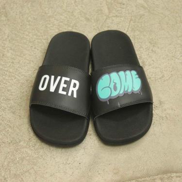 Imagem de Chinelo Overcome "Grafitti" Preto-Unissex