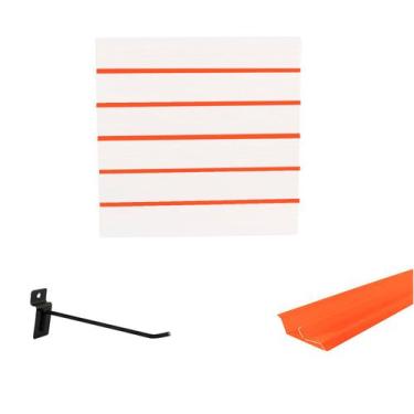 Imagem de Painel Canaletado Branco em Mdf 0,61 x 0,61m com Perfil Pvc Laranja e 