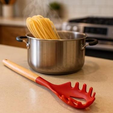 Imagem de Pegador de Massa Silicone Cabo Madeira Vermelho Vista Home