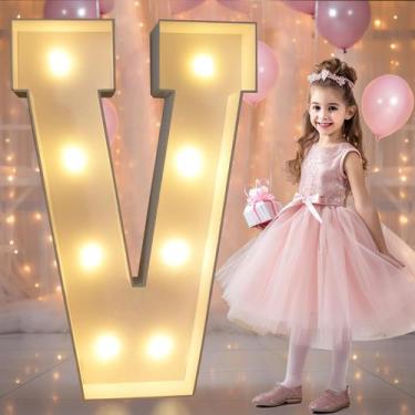 Imagem de Marquee Light Up Letters Pooqla 90 cm LED branco quente letra V
