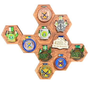 Imagem de Kit de 10 Porta Medalhas de MDF Hexagonal - Porta Medalhas Esportivo para Decoração de Parede (Amadeirado)