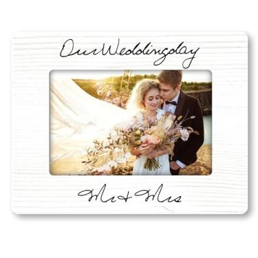 Imagem de Moldura para fotos Mr & Mrs, porta-retratos de casamento 10 x 15 cm para exibição de mesa, presente de memória para casais recém-casados, Let the Adventure Begin Molduras de madeira para aniversário