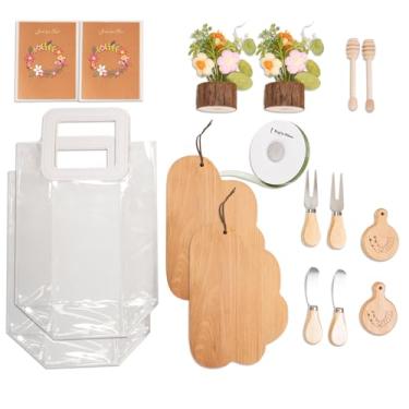 Imagem de 2 conjuntos de lembrancinhas de chá de bebê para convidados, tábua de queijo com facas, abridor de mamadeira, mini buquê de cartão de agradecimento, lembrancinhas de casamento para vencedores de jogos