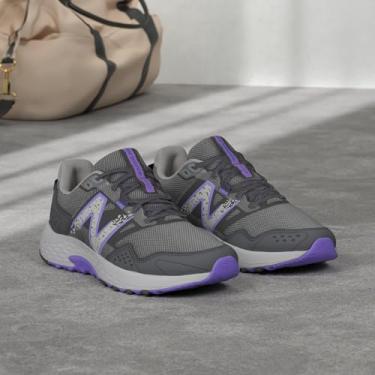 Imagem de New Balance Tênis de corrida feminino 410 V8 Trail, Cinza escuro/índigo elétrico/preto, 6 Wide