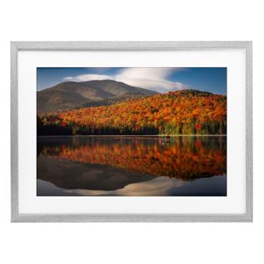 Imagem de Stupell Industries Impressão emoldurada branca refletora de outono sob vidro, design de Jonathan Zaharek, 43 x 58 cm